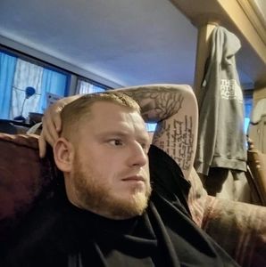 Meet your Posher, Dustin